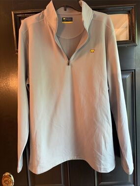 Jack Nicklaus  Light Gray 1/4 Zip Pullover with Yellow Bear Emblem. NWOT